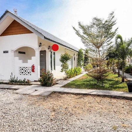 Alpha Motel Pantai Cenang  Bagian luar foto