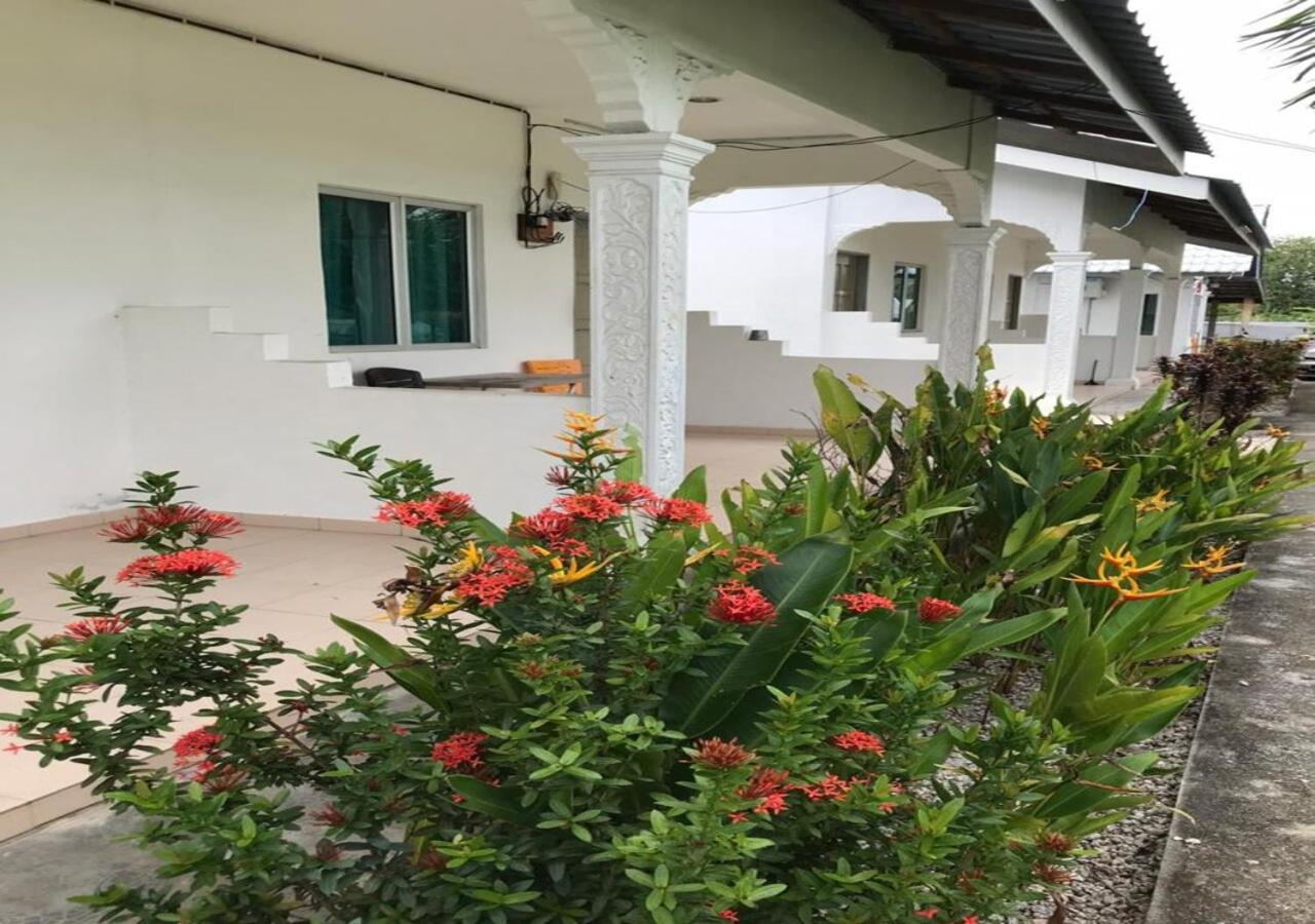 Alpha Motel Pantai Cenang  Bagian luar foto