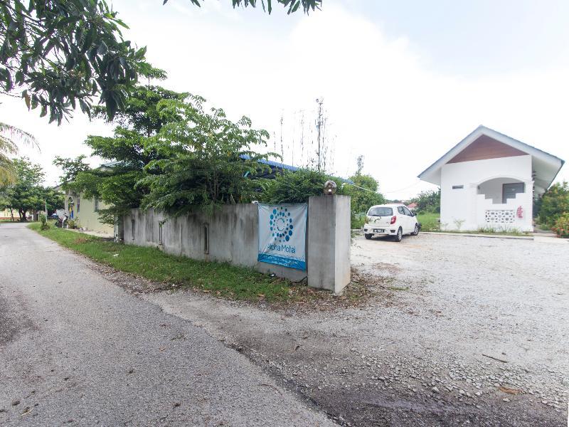 Alpha Motel Pantai Cenang  Bagian luar foto
